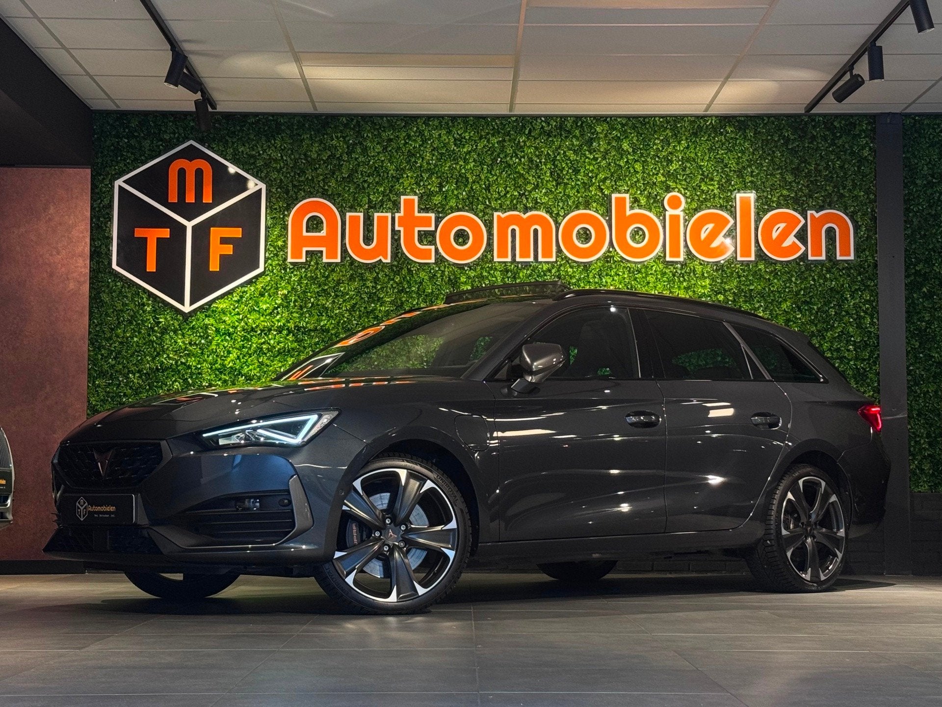CUPRA Leon Sportstourer 1.4 e-Hybrid |PROPVOL|PANO|ACC|LANEA, Dealer onderhouden, 77 km/l, Gebruikt, 4 cilinders