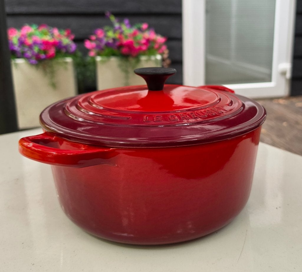 Le Creuset braadpan 22 cm rood – gietijzer – met deksel, Huis en Inrichting, Ophalen, Gebruikt, Le Creuset, Braadpan