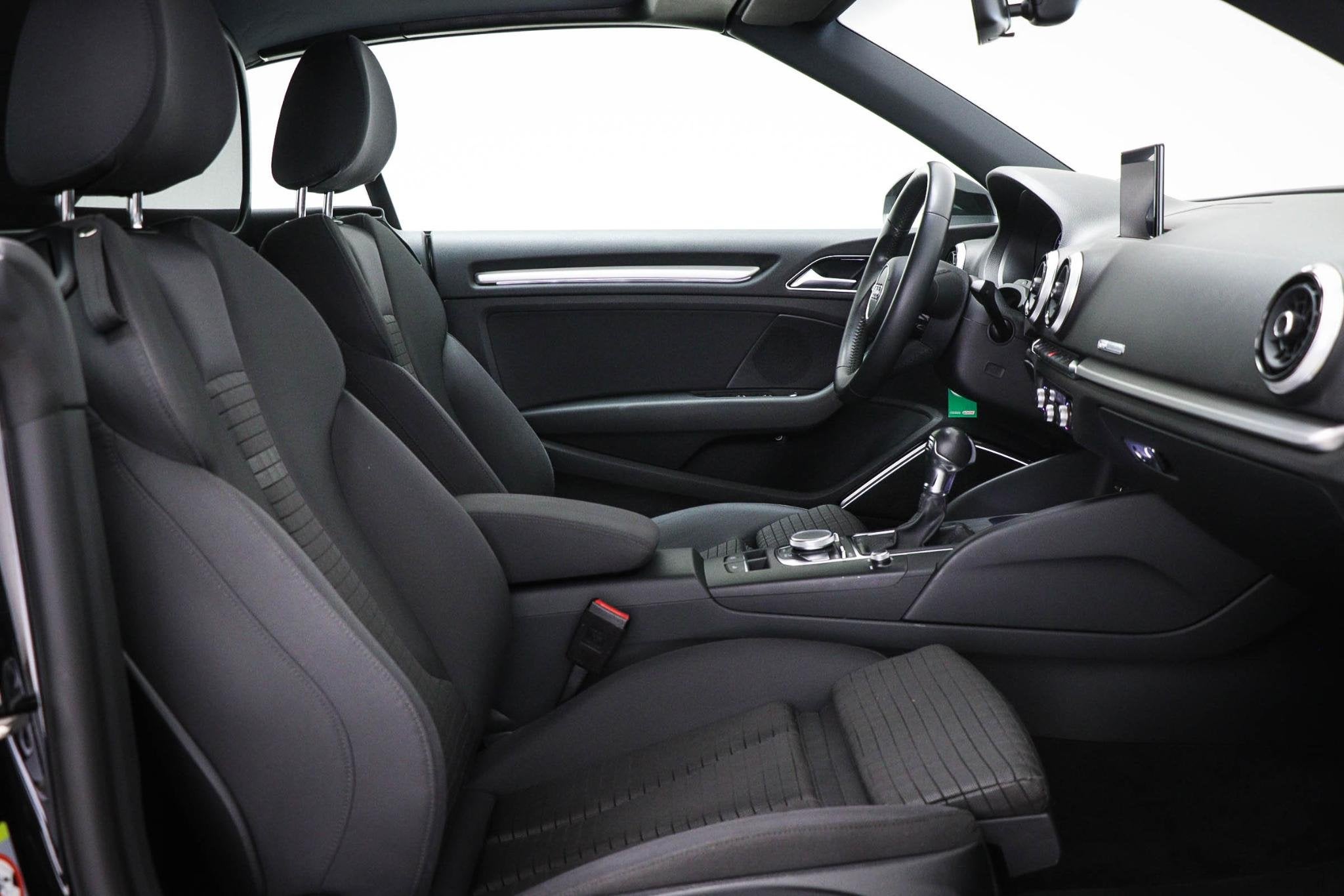 Audi A3 Cabriolet 35 TFSI CoD Sport edition | BANG EN OLUFSE, Auto's, Stof, 4 stoelen, Zwart, Geïmporteerd