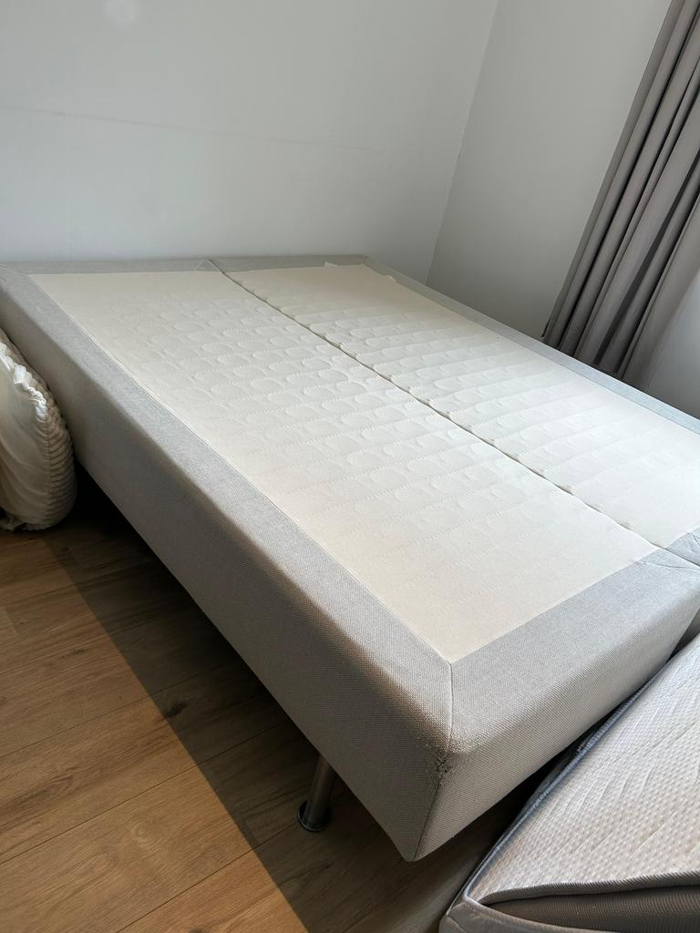 IKEA Boxspring bed/boxen - vlek vrij!, Ophalen, Crème, Tweepersoons, Zo goed als nieuw