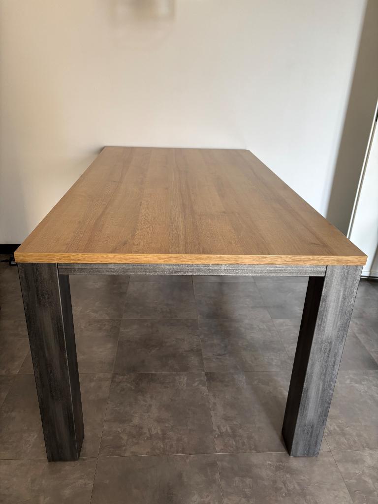 Nette eettafel, Huis en Inrichting, Tafels | Eettafels, Ophalen, Zo goed als nieuw, Rechthoekig, 50 tot 100 cm