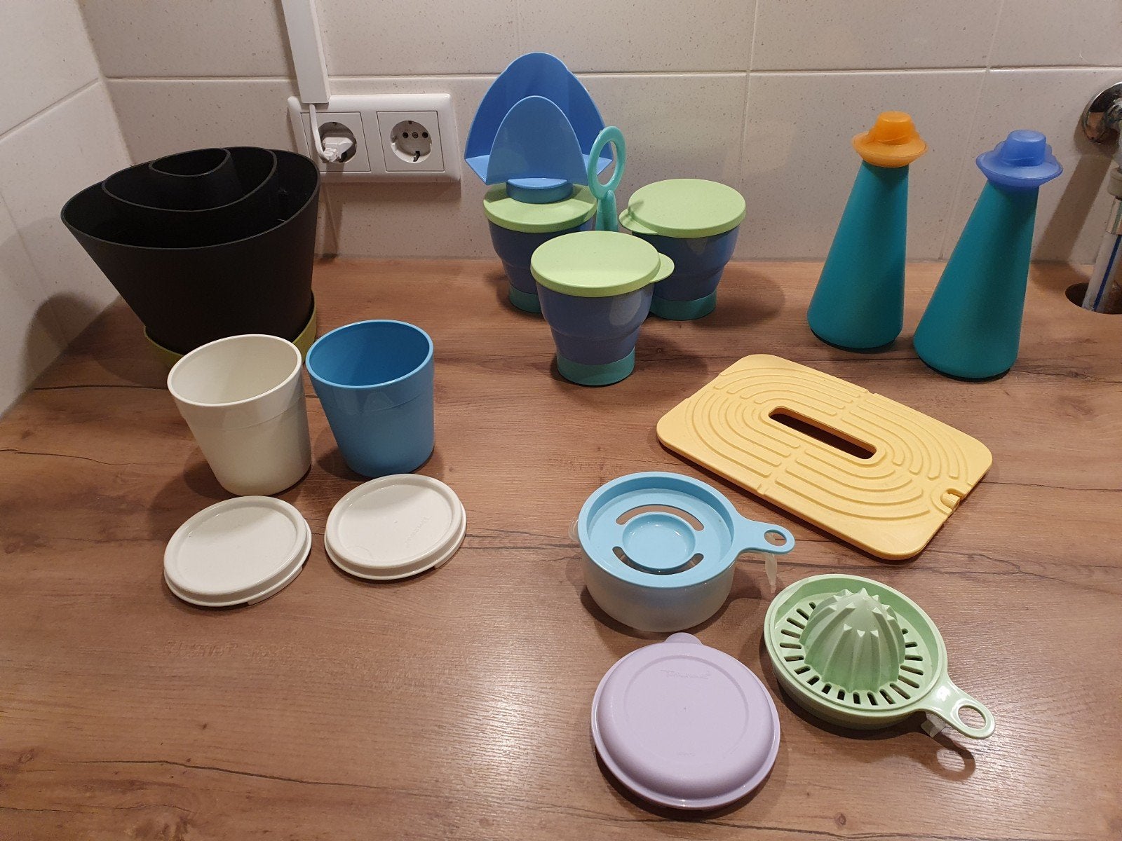 Tupperware Keukenhulphouder Ontbijtset Beker met deksel e.d., Huis en Inrichting, Keuken | Tupperware, Ophalen of Verzenden, Zo goed als nieuw