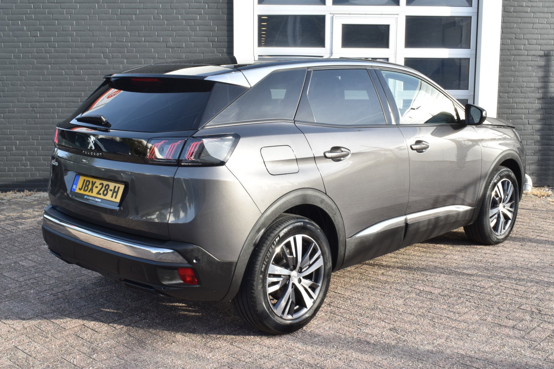 Peugeot 3008 Hybrid 136 Automaat Allure Pack Business | Navi, Dealer onderhouden, 1199 cc, Leder, Bedrijf