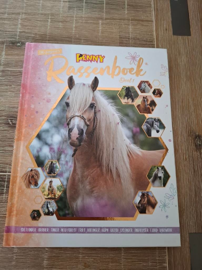 Penny paarden rassen boek uit 2020, Boeken, Ophalen of Verzenden, Zo goed als nieuw