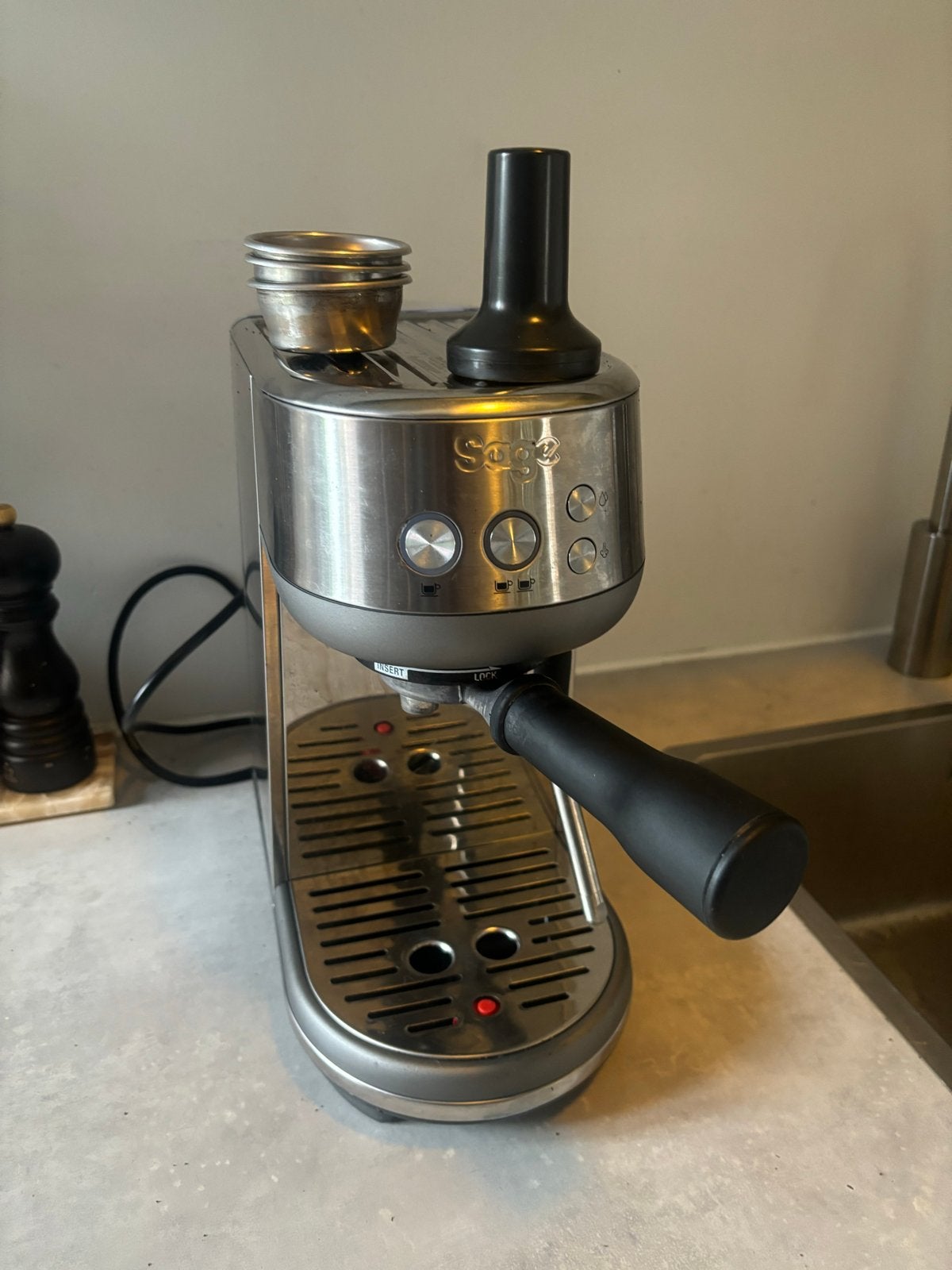 Sage Bambino Espressoapparaat - Slechts 1 jaar gebruikt, Witgoed en Apparatuur, Koffiezetapparaten, Stoompijpje, Espresso apparaat
