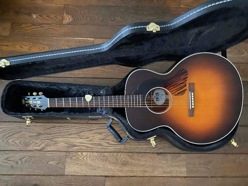 Iris AB small jumbo, Muziek en Instrumenten, Snaarinstrumenten | Gitaren | Akoestisch, Zo goed als nieuw, Western- of Steelstringgitaar