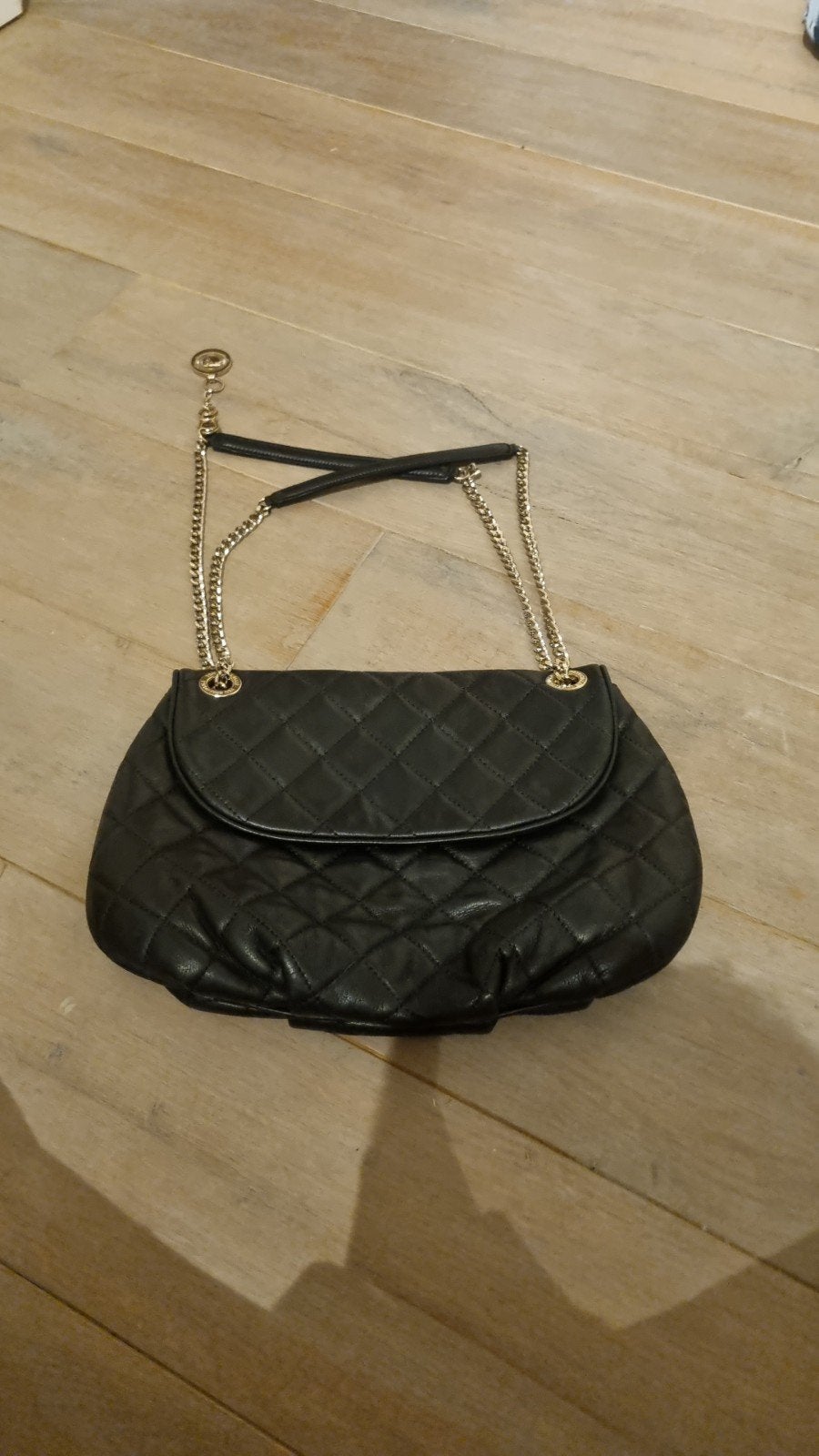 TOV Essentials Vintage Zwarte Gewatteerde Schoudertas, Sieraden, Tassen en Uiterlijk, Ophalen of Verzenden, Zo goed als nieuw