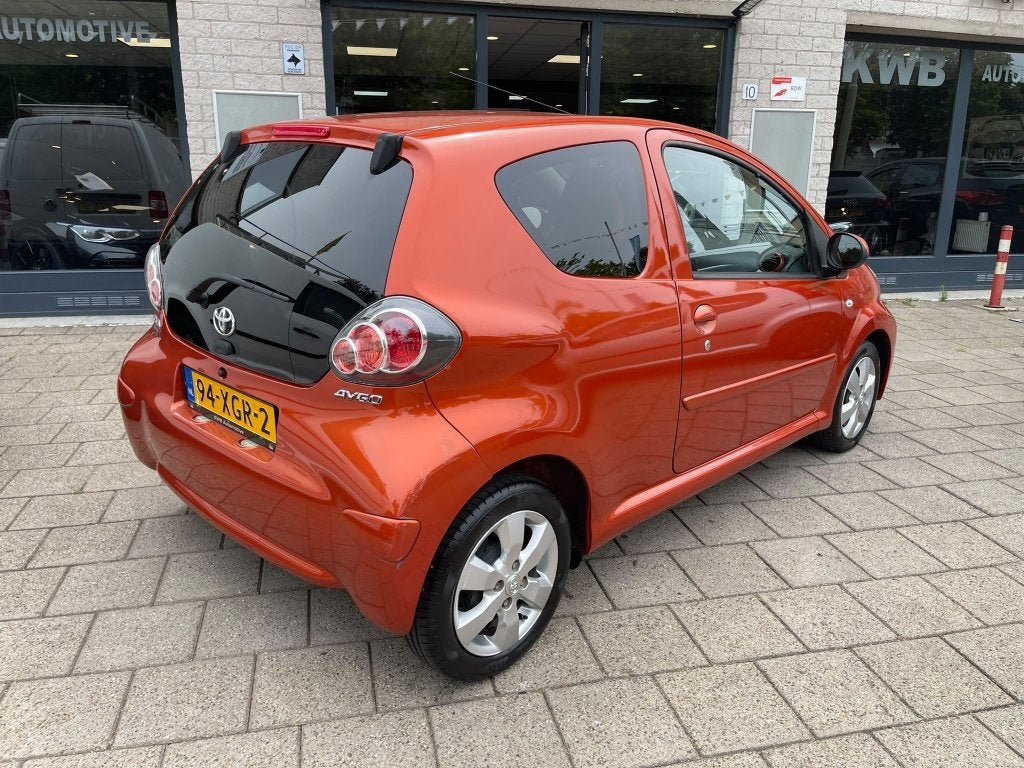 Foto 15 van Toyota Aygo 1.0 VVT-i Dyn Facelift Led Nw Apk NAP (bj 2012)