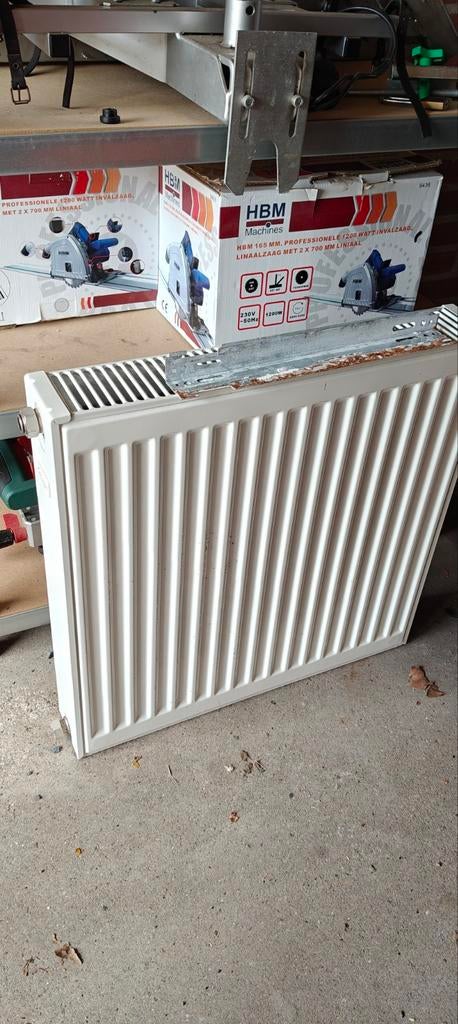 Plieger radiator 60x60 cm type 22, zo goed als nieuw, Ophalen, 30 tot 80 cm, Radiator, Zo goed als nieuw
