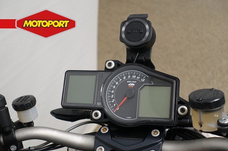 KTM 1290 SuperDuke R (bj 2014), E 3
A-5230  Mattighofen, AT, Naked bike, Gebruikt, Bedrijf