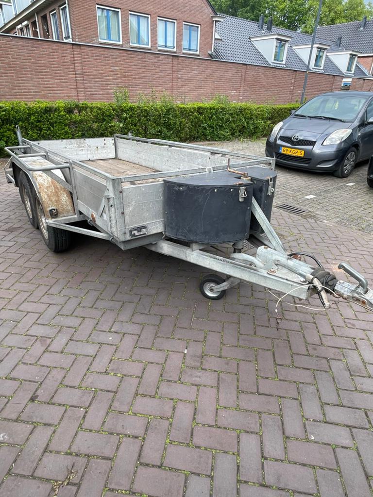 Dieplader machinetransporter met rijplaten en 2000kg laadver, Ophalen, Gebruikt