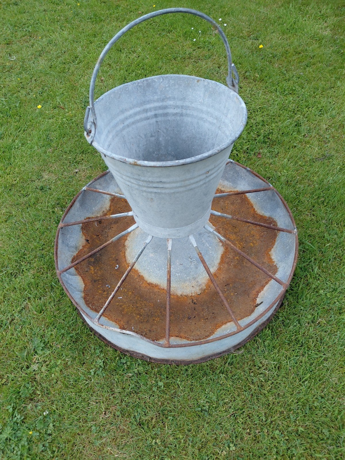 Zinken voederbak tuin decoratie, Ophalen, Gebruikt