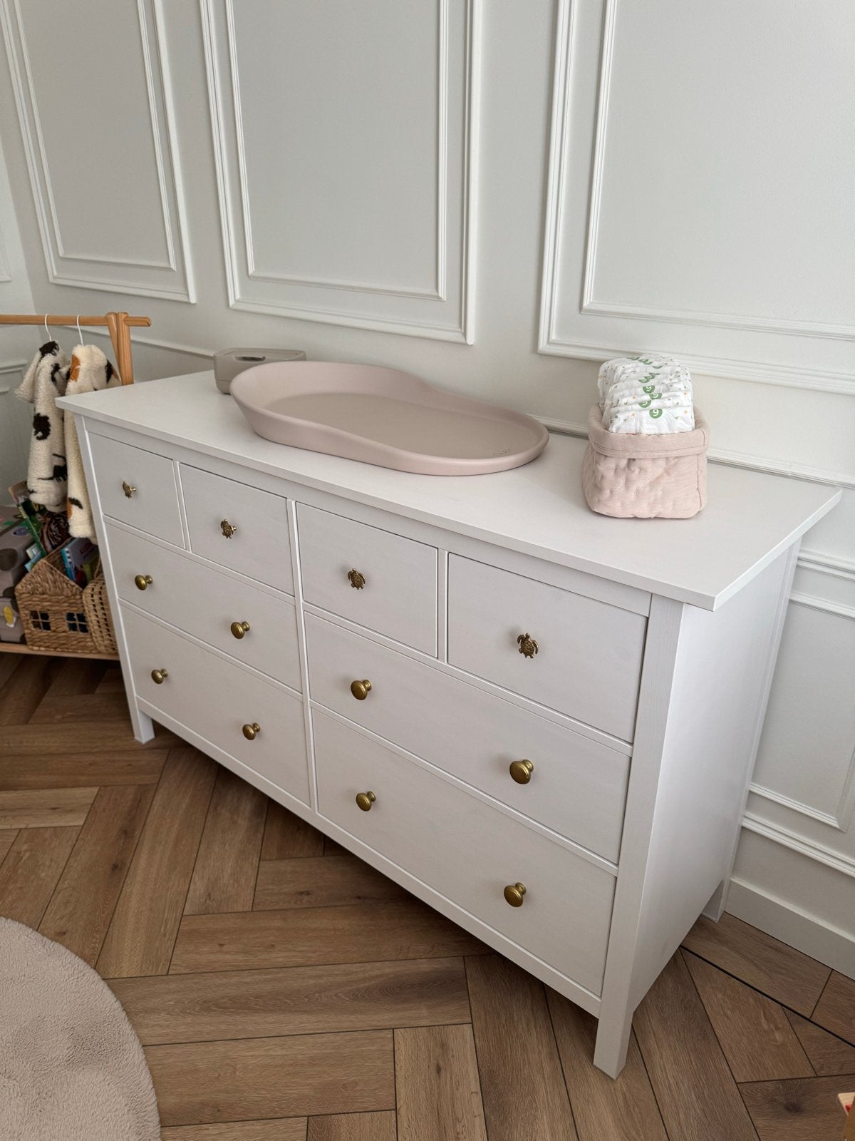 Hemnes ladekast met schildpadknoppen van Doing Goods, Ophalen, Gebruikt, 50 tot 70 cm, 100 cm of meer