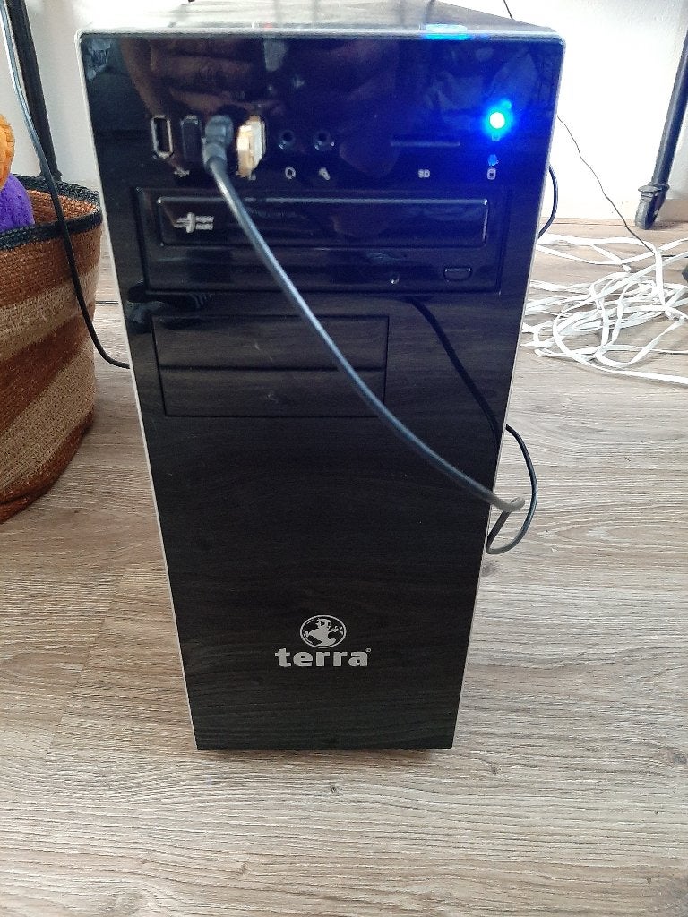 Wormann Terra desktop intel i5 8 gb ddr4 windows 11, Computers en Software, Desktop Pc's, Zo goed als nieuw, 3 tot 4 Ghz, SSD
