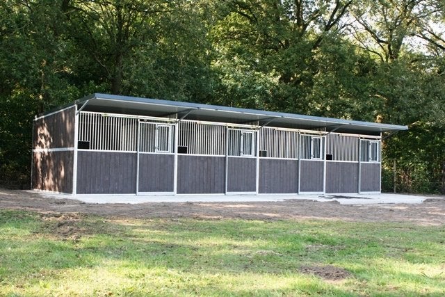 Paardenboxen,buitenboxen,buitenstal,buitenstalling, Stalling, 4 paarden of pony's of meer