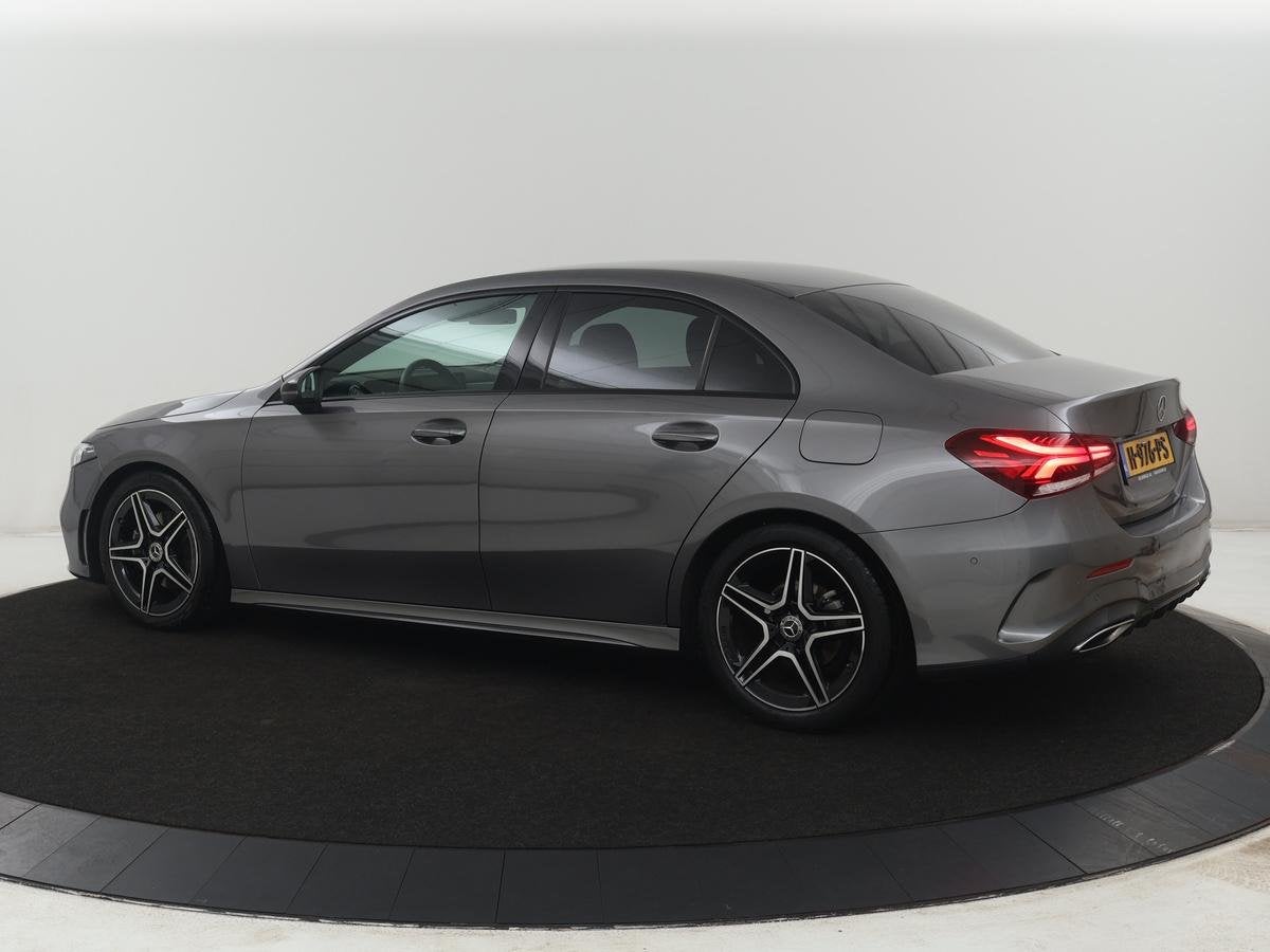 Mercedes-Benz A-klasse 180 Business Solution AMG | Camera |, Auto's, Gebruikt, 4 cilinders, Origineel Nederlands, Bedrijf
