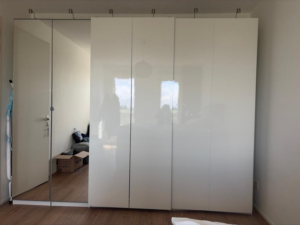 Witte pax ikea kledingkast met schuifdeuren en spiegeldeur, Ophalen, Overige materialen, 200 cm of meer, 150 tot 200 cm