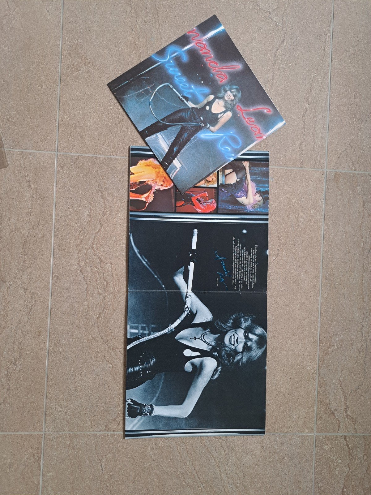 Amanda Lear - Sweet Revenge LP (incl. poster), Cd's en Dvd's, LP, Ophalen of Verzenden, Gatefold hoes, 12 inch