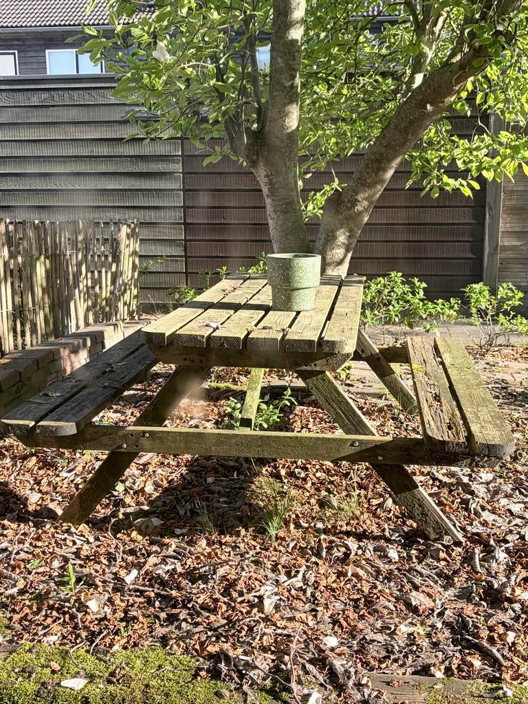 Gratis tuinbank / picknicktafel (opknapper of brandhout), Ophalen, Gebruikt, Hout