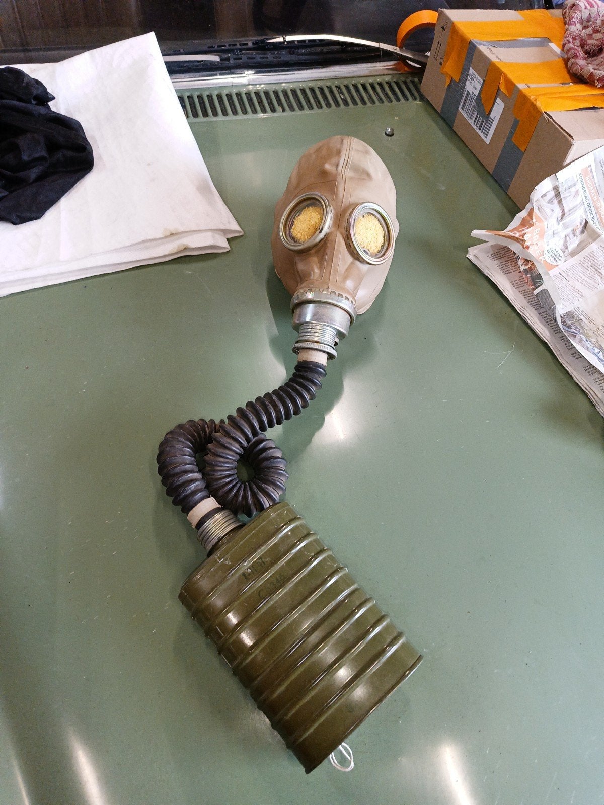 Vintage Gasmasker met Filter - Militaria Collectie, Ophalen of Verzenden