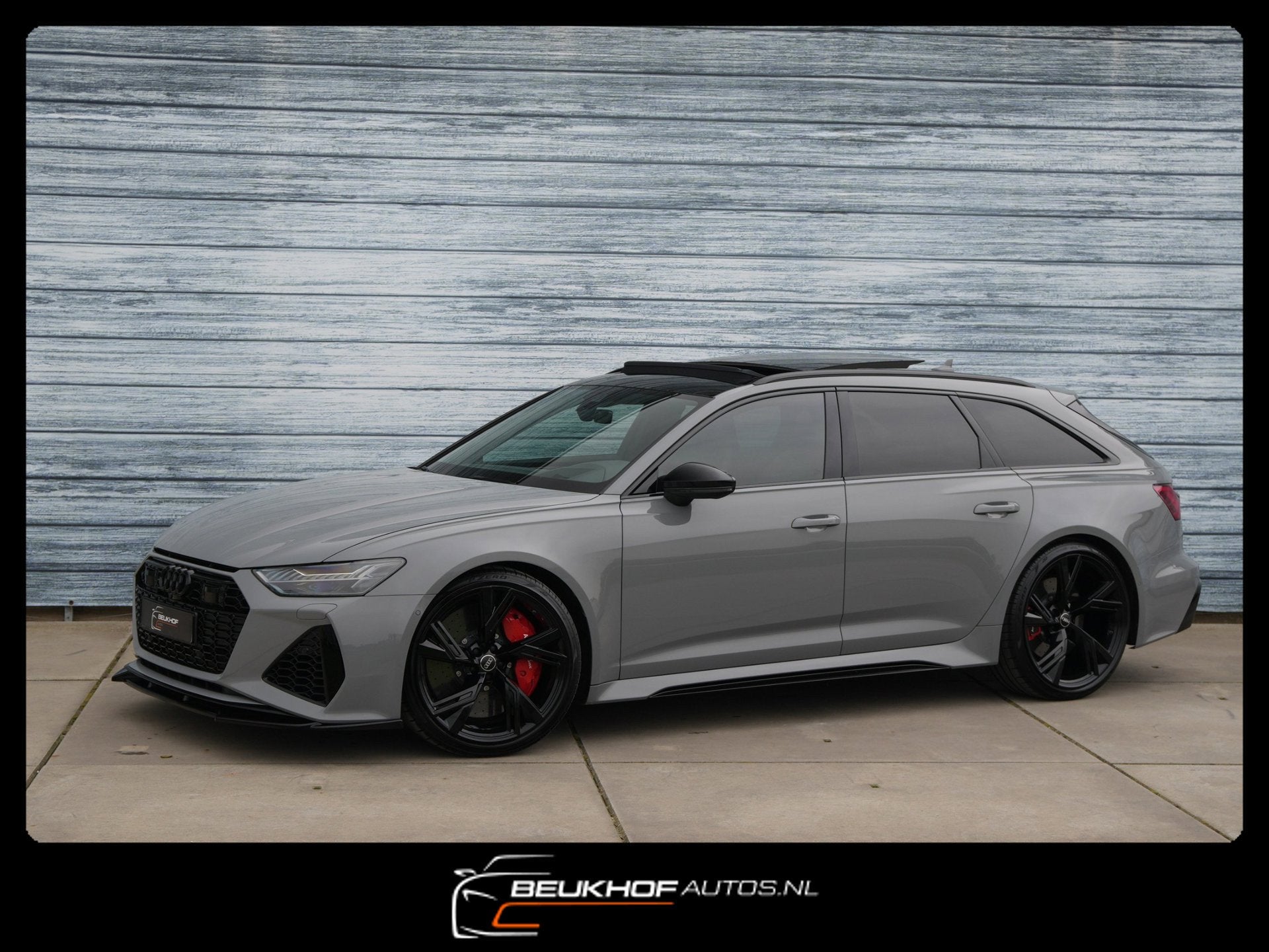 Audi Rs6 4.0 TFSI Akrapovic Pano Trekhaak Ceramic 740Pk!, Auto's, Dealer onderhouden, Gebruikt, RS6, Leder