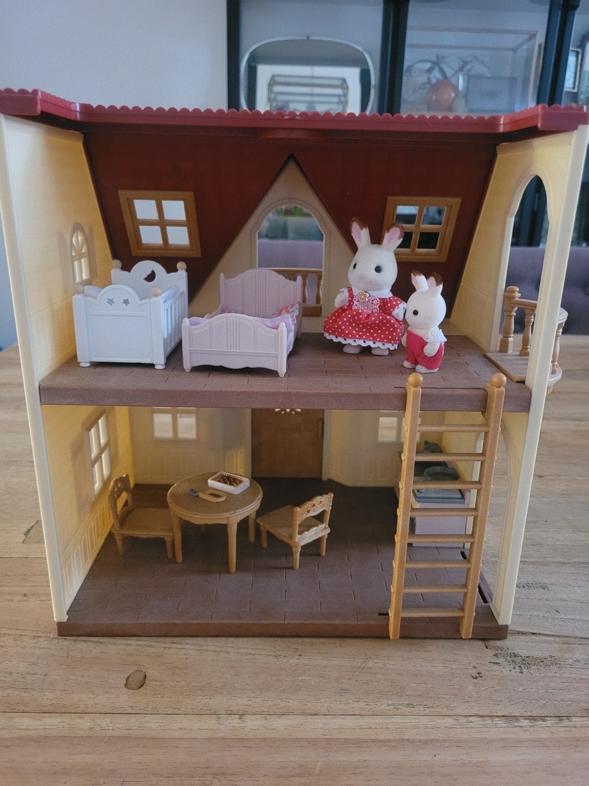 Sylvanian Families Poppenhuis met Meubels en Konijnen, Kinderen en Baby's, Ophalen of Verzenden, Zo goed als nieuw, Poppenhuis