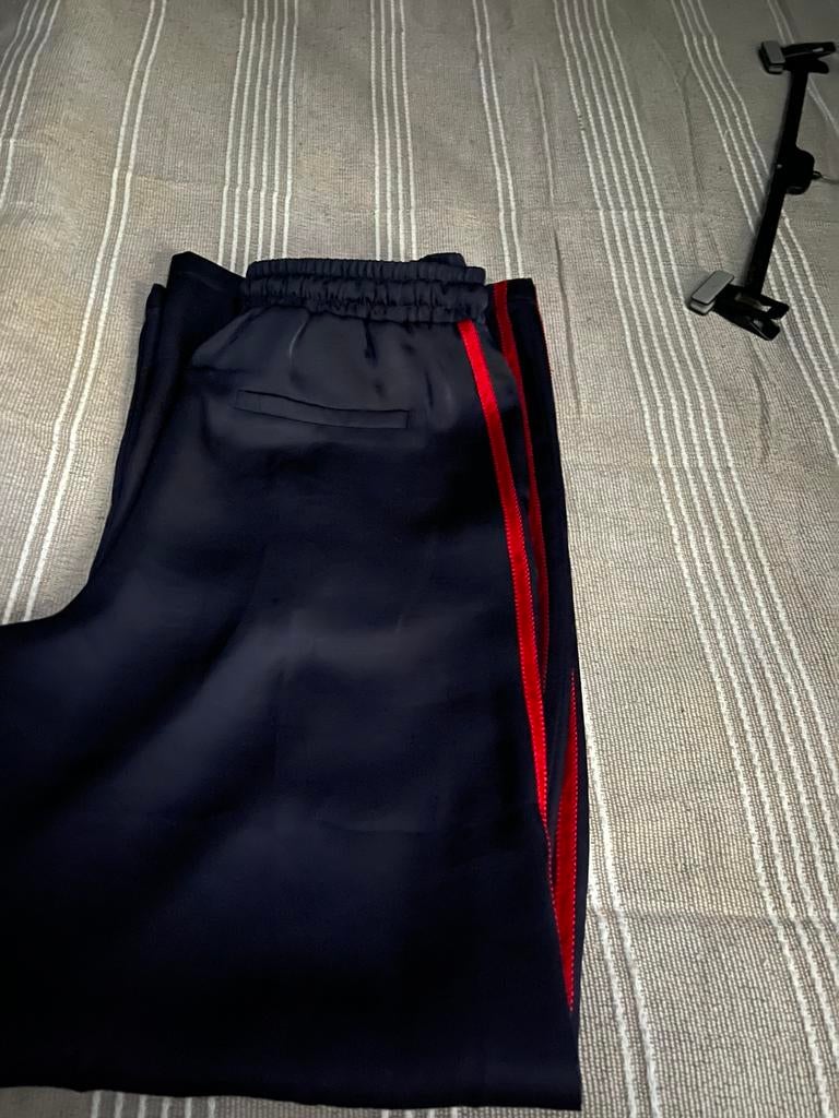 Donkerblauwe broek met rode bies maat M and co woman, Maat 38/40 (M), Blauw, Nieuw, Ophalen of Verzenden