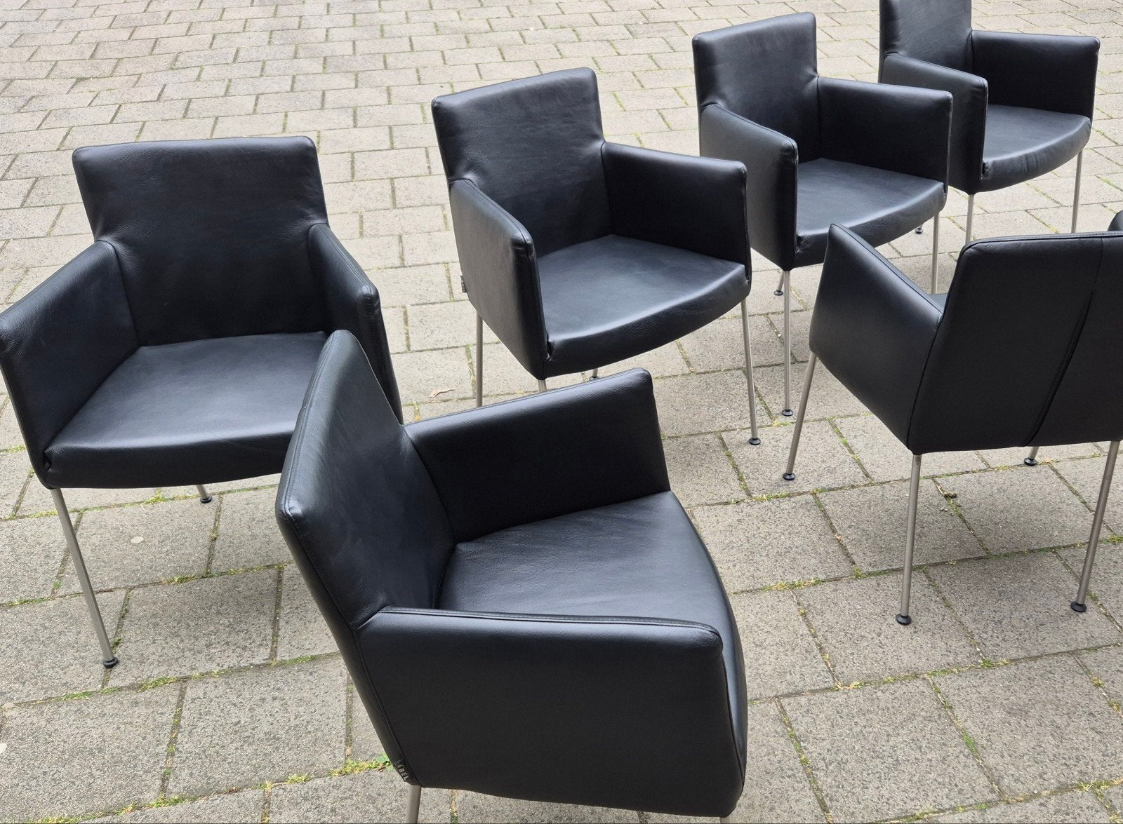 6 LABEL design armstoelen in zwart leer rvs poten kuip stoel, Ophalen, Gebruikt, Zwart, Montis label gerard van den berg artifort leolux stijl