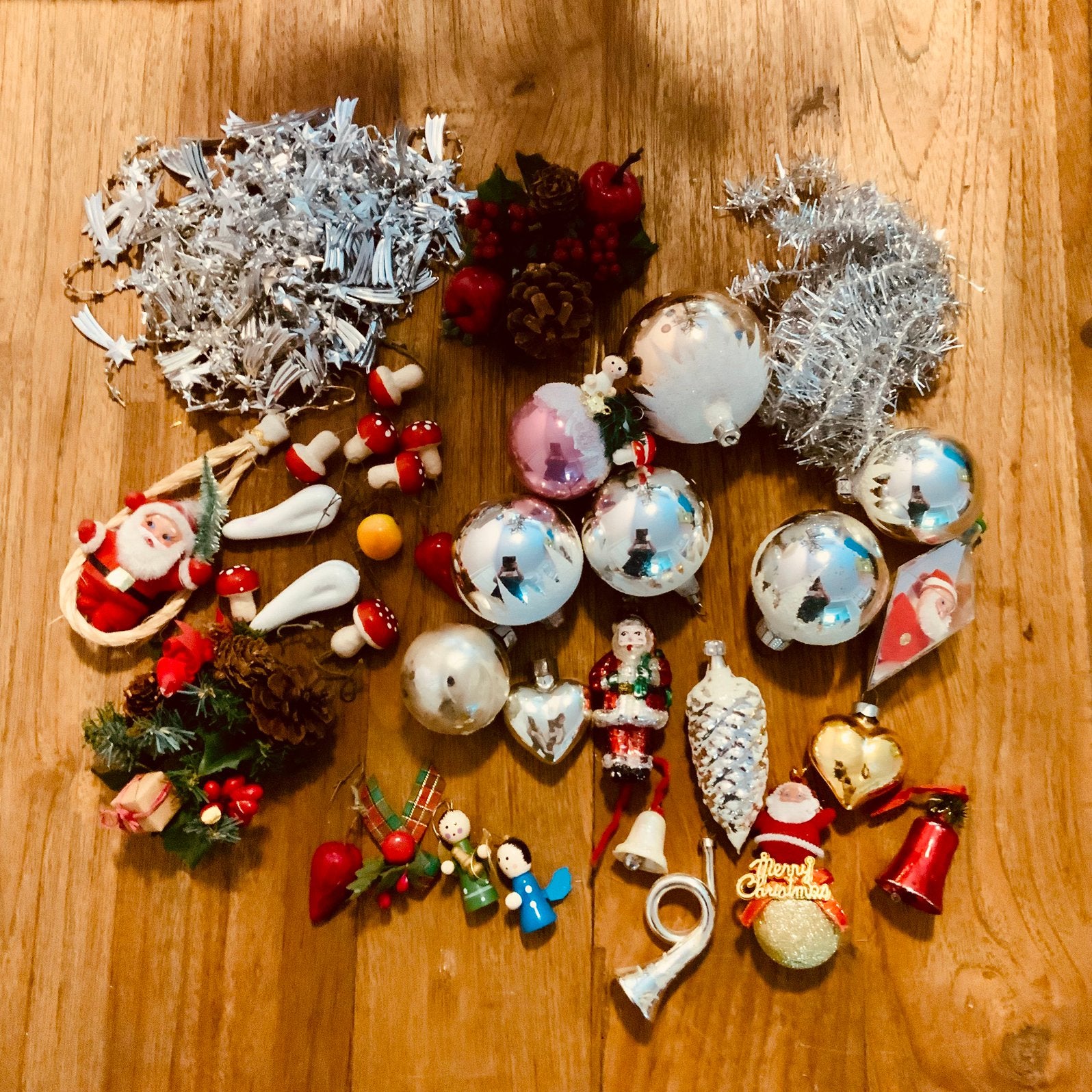 Antieke kerstballen oude kerstversiering kerstman klokje, Diversen, Ophalen of Verzenden, Gebruikt