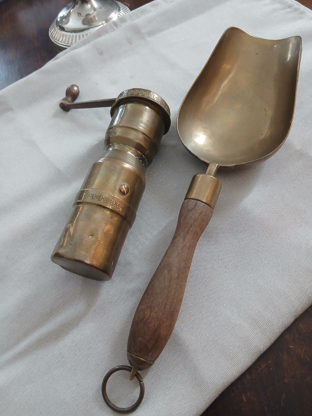 Antieke koperen ottomaanse pepermolen en schep, Ophalen of Verzenden, Koper