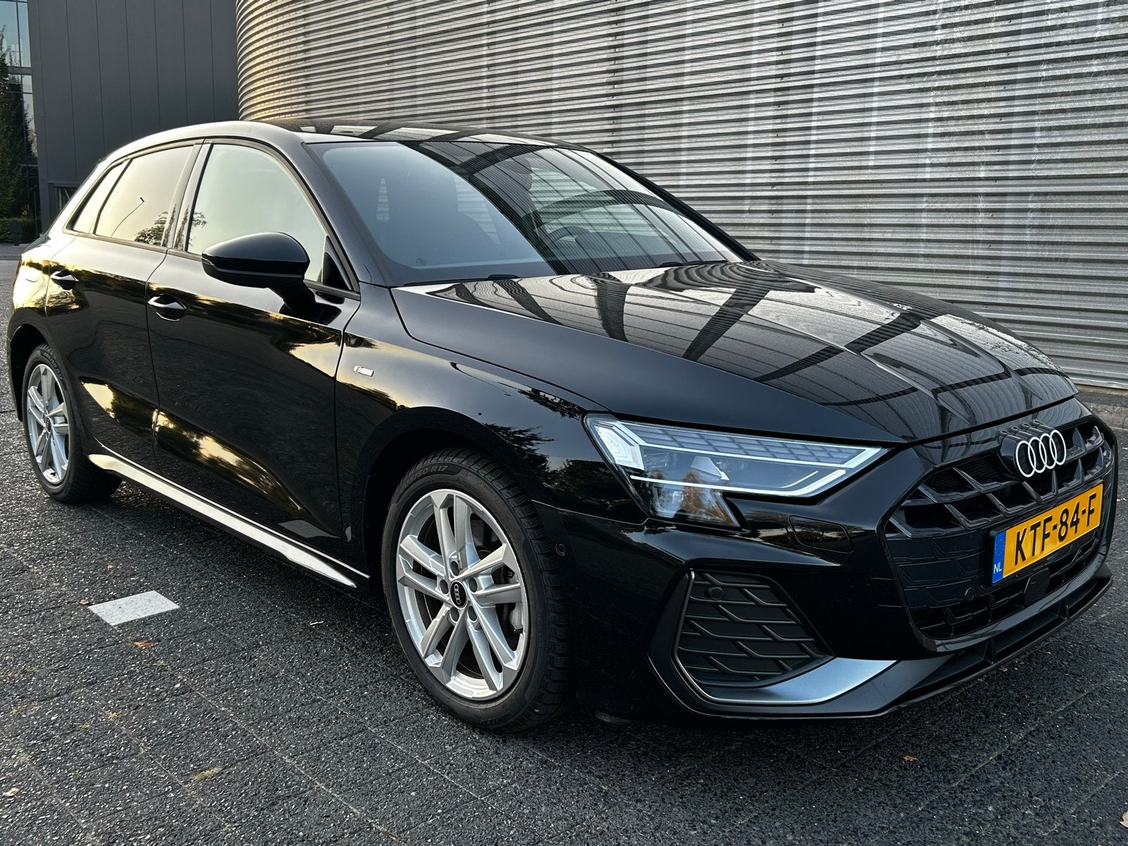Audi A3 1.5 Sportback Camera Matrix LED S-line plugin hybrid, 1498 cc, 4 cilinders, Zwart, Plug-in hybride