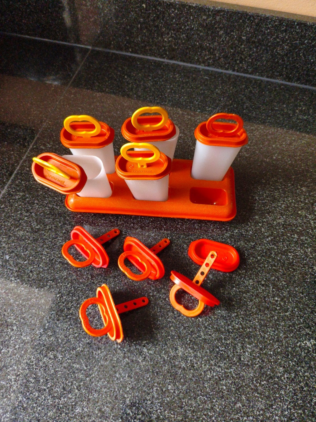 Tupperware ijslollyvormpjes met houder - Oranje/Wit, Ophalen of Verzenden, Gebruikt, Wit