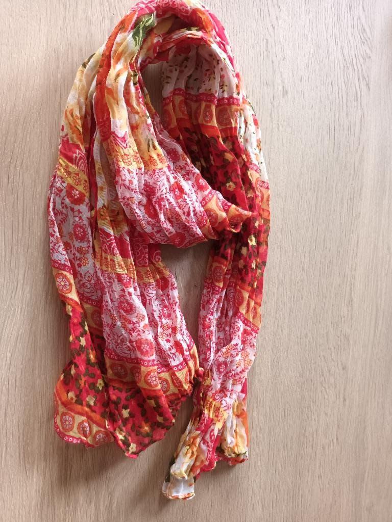 Luchtige sjaal shawl luchtig kleurrijk rood wit geel groen, Kleding | Dames, Ophalen of Verzenden, Zo goed als nieuw, Sjaal