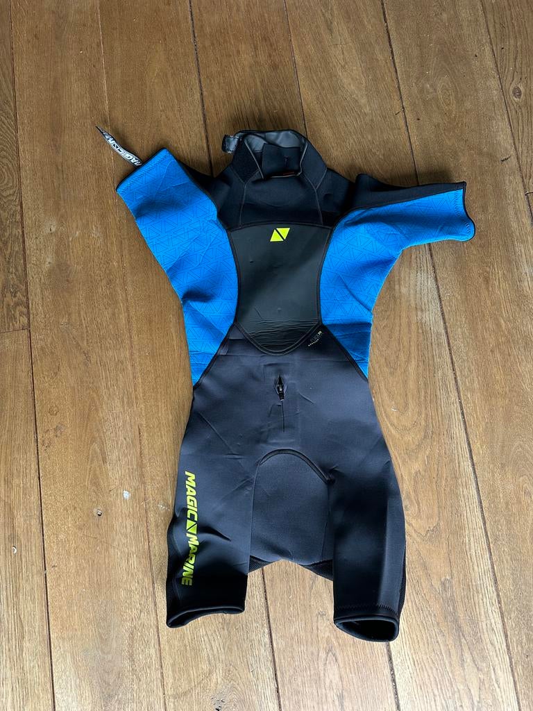 Magic Marine shorty wetsuit 3/2 maat XXS - Zo goed als nieuw, Ophalen, Zo goed als nieuw, Dame of Heer, Wetsuit