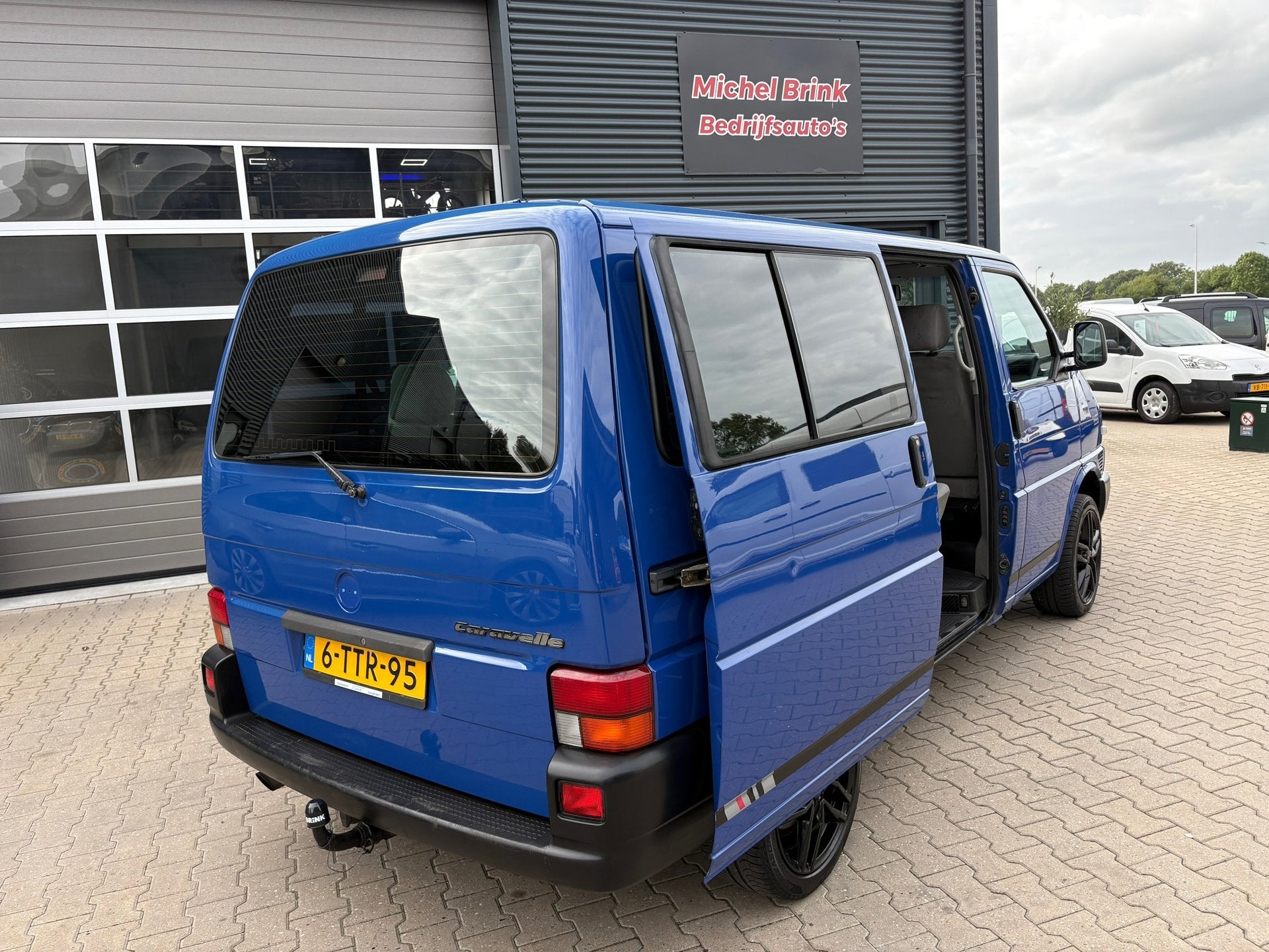 Volkswagen Transporter Kombi Caravelle 9 Persoons, Auto's, Stof, Gebruikt, 8 stoelen, Blauw
