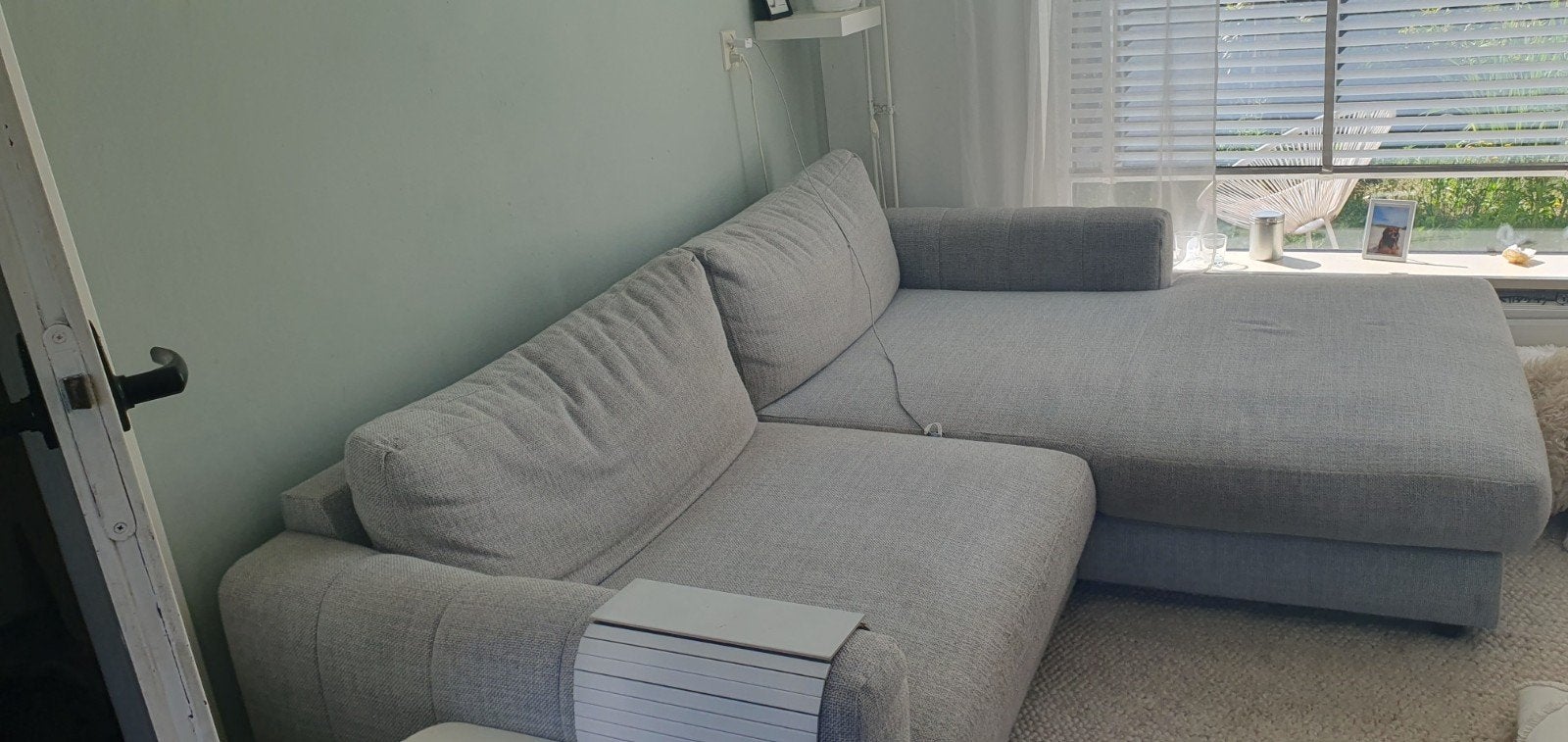 Grijze loungebank, net 1 jaar oud, 250 tot 300 cm, 125 tot 150 cm, Hoekbank, Ophalen of Verzenden