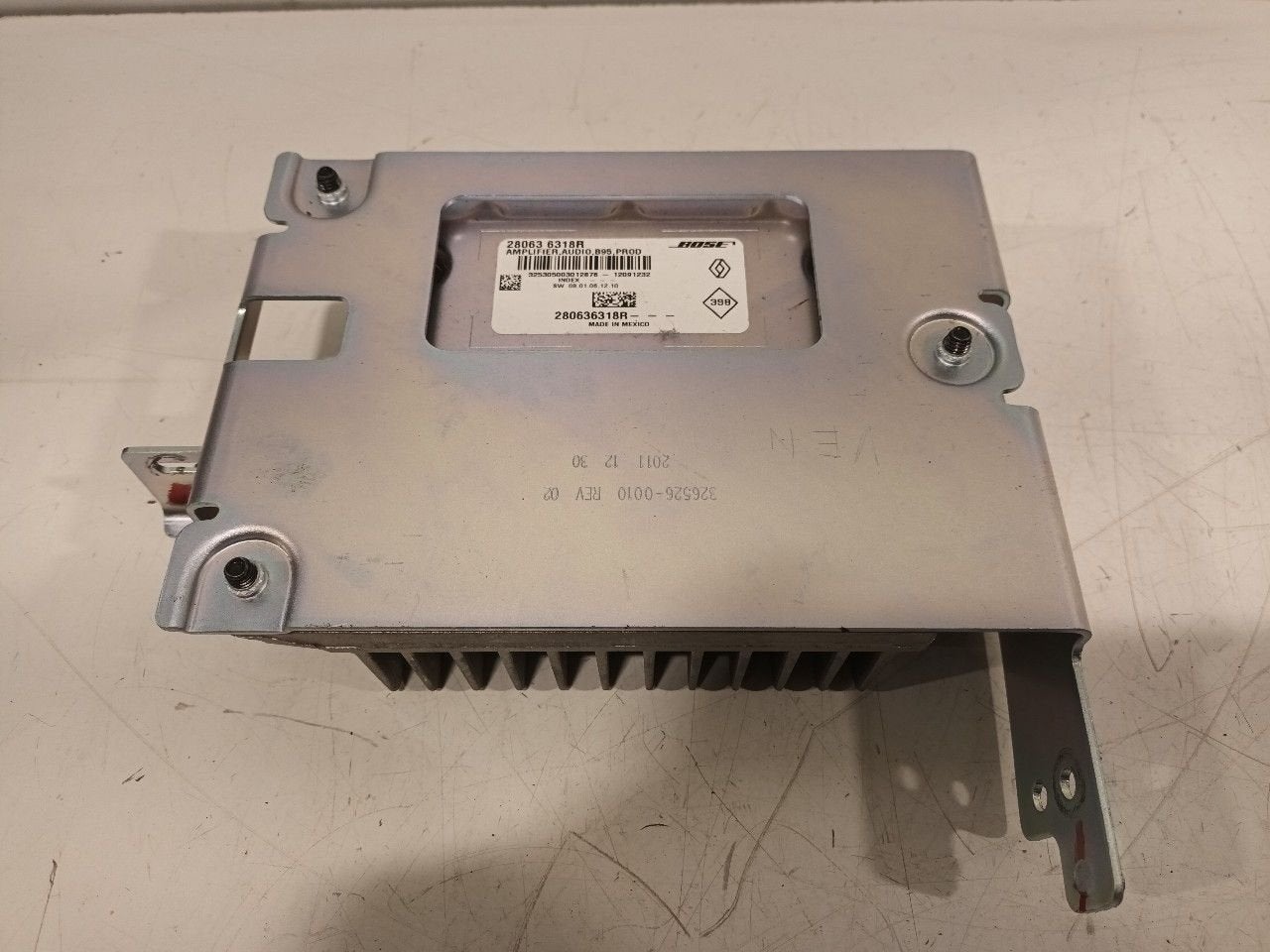 Versterker Renault Mégane, Auto diversen, Ophalen of Verzenden, Van der Ven Autorecycling B.V., Onderdelen@venauto.nl, Ettenseweg 76, 4706 PB Roosendaal, The Netherlands