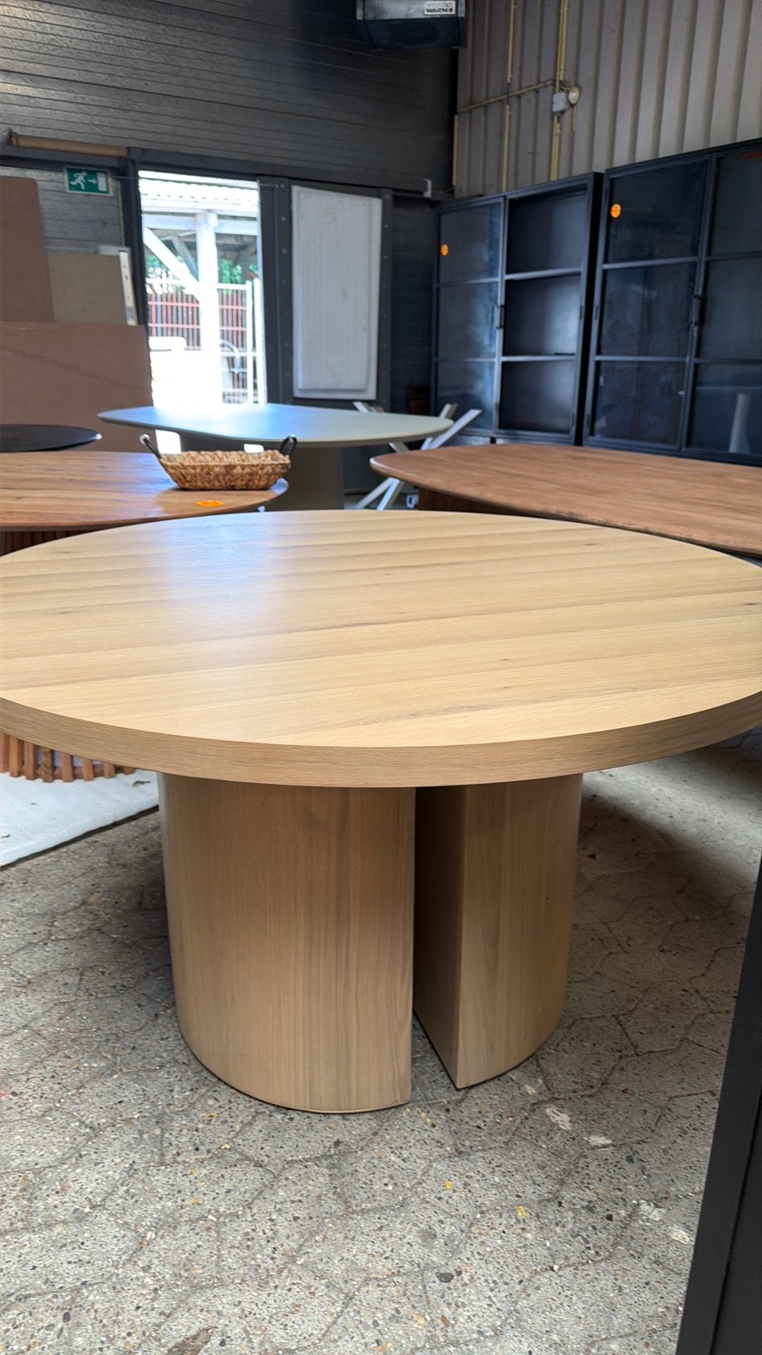 Deja Living eettafel Mito natural rond 130 cm, Huis en Inrichting, Ophalen, Japandi, Rond, Nieuw