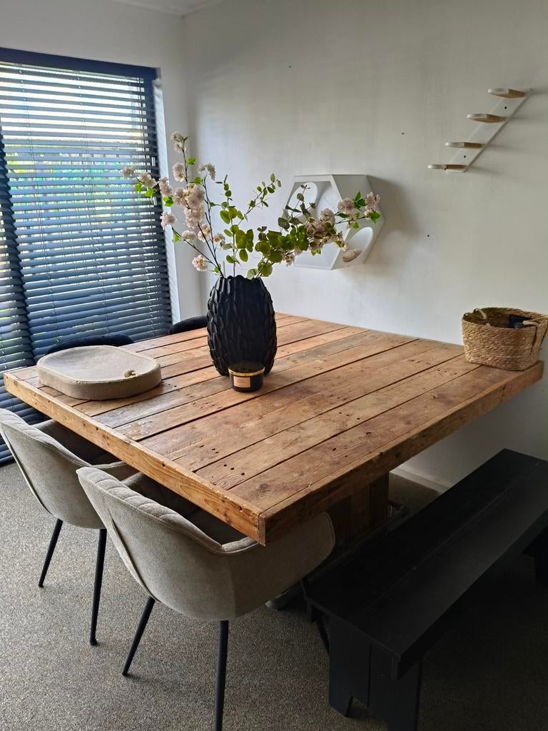 Robuuste industriële eettafel 160x160 steigerhout, 150 tot 200 cm, Vierkant, Zo goed als nieuw, Vijf personen of meer