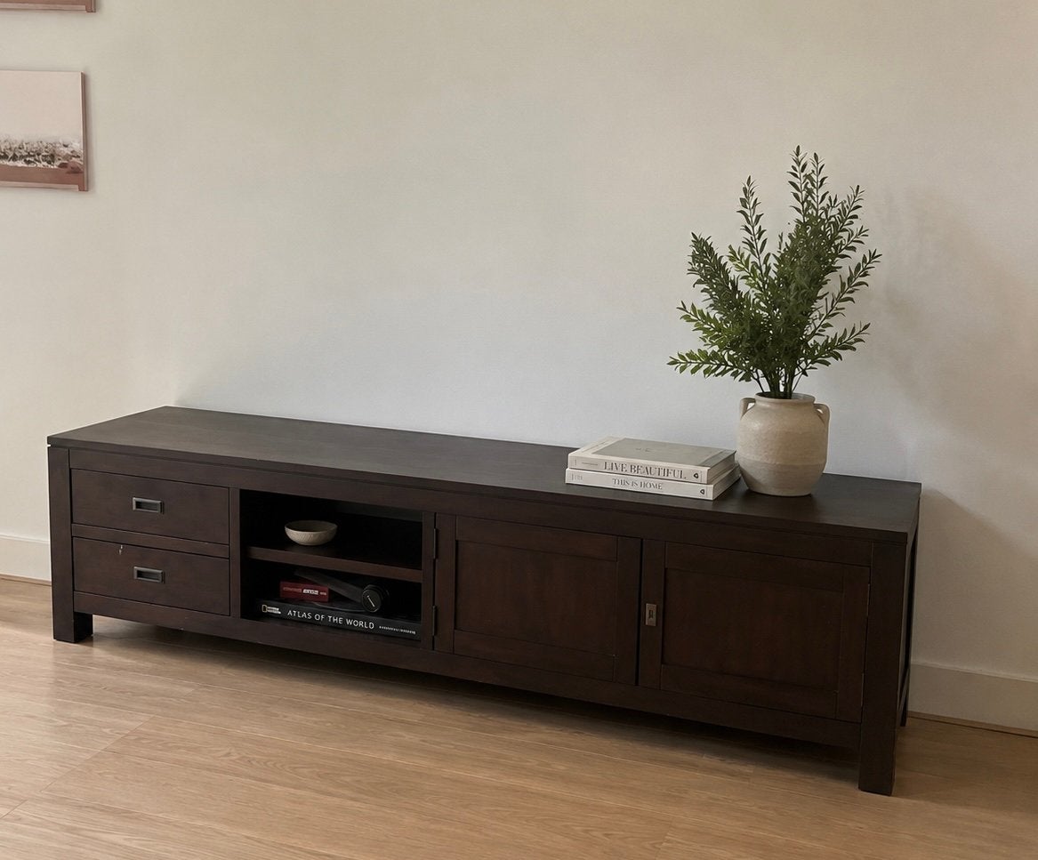Wooden TV bench, Ophalen, Zo goed als nieuw, 25 tot 50 cm, 150 tot 200 cm