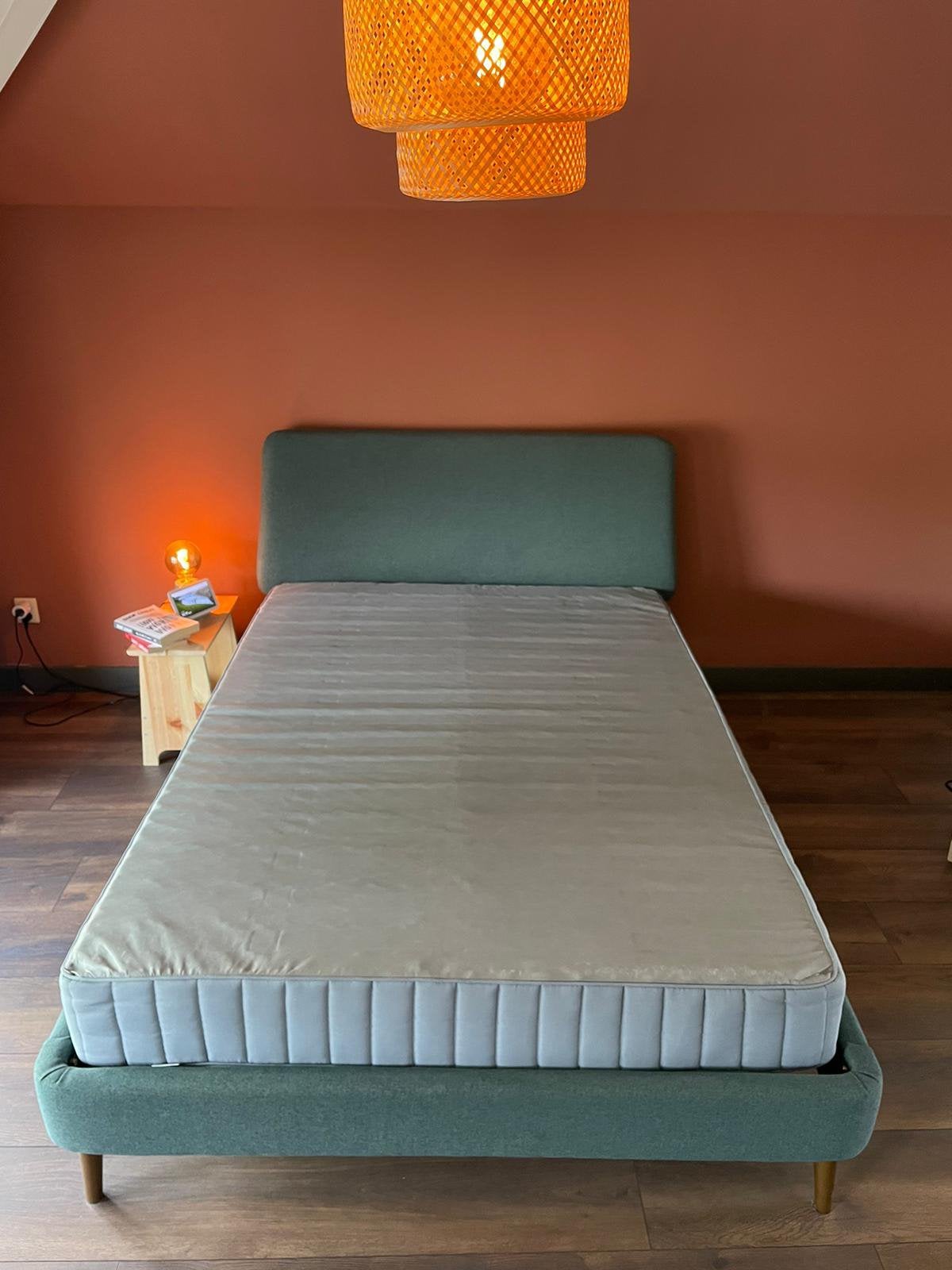 Made Lowrie Darby (sage) tweepersoonsbed 140x200 cm, Ophalen, Tweepersoons, 140 cm, Zo goed als nieuw