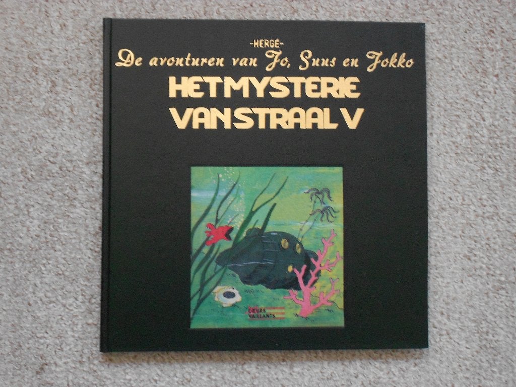 Jo, Suus en Jokko - Het Mysterie van Straal V-hc zwart leder, Boeken, Eén stripboek, Nieuw, Ophalen of Verzenden, Hergé