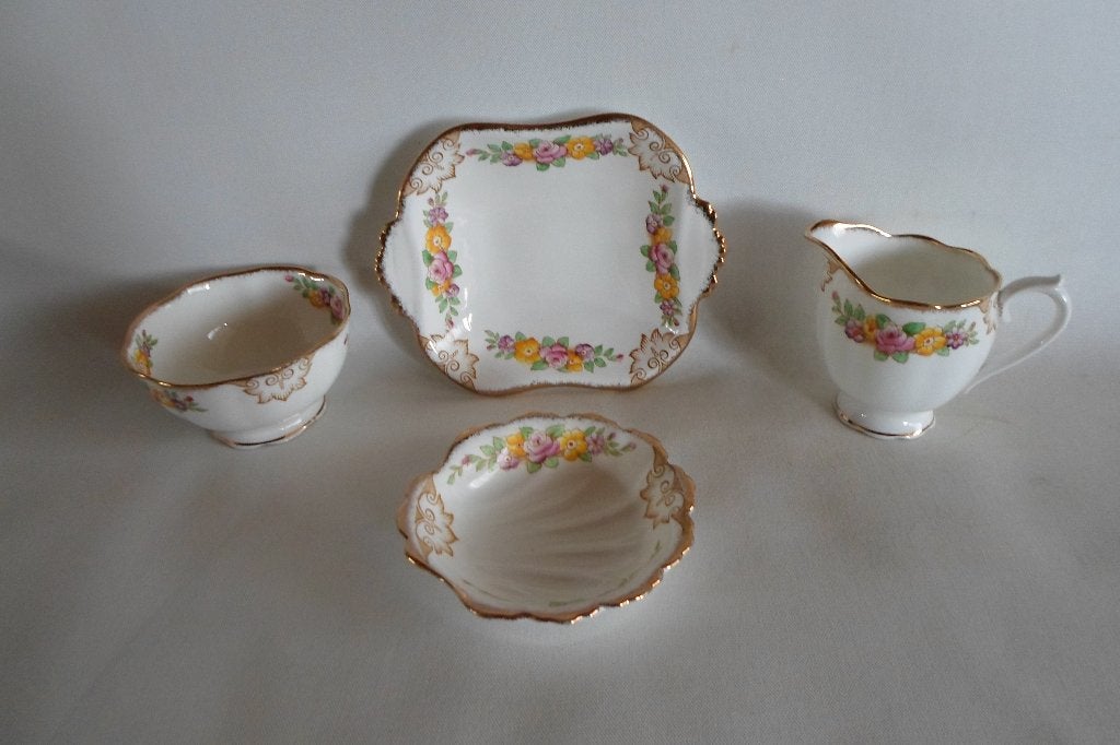 Royal Albert Cambridge Set 4x, Ophalen of Verzenden, Zo goed als nieuw, Porselein, Kop en/of schotel