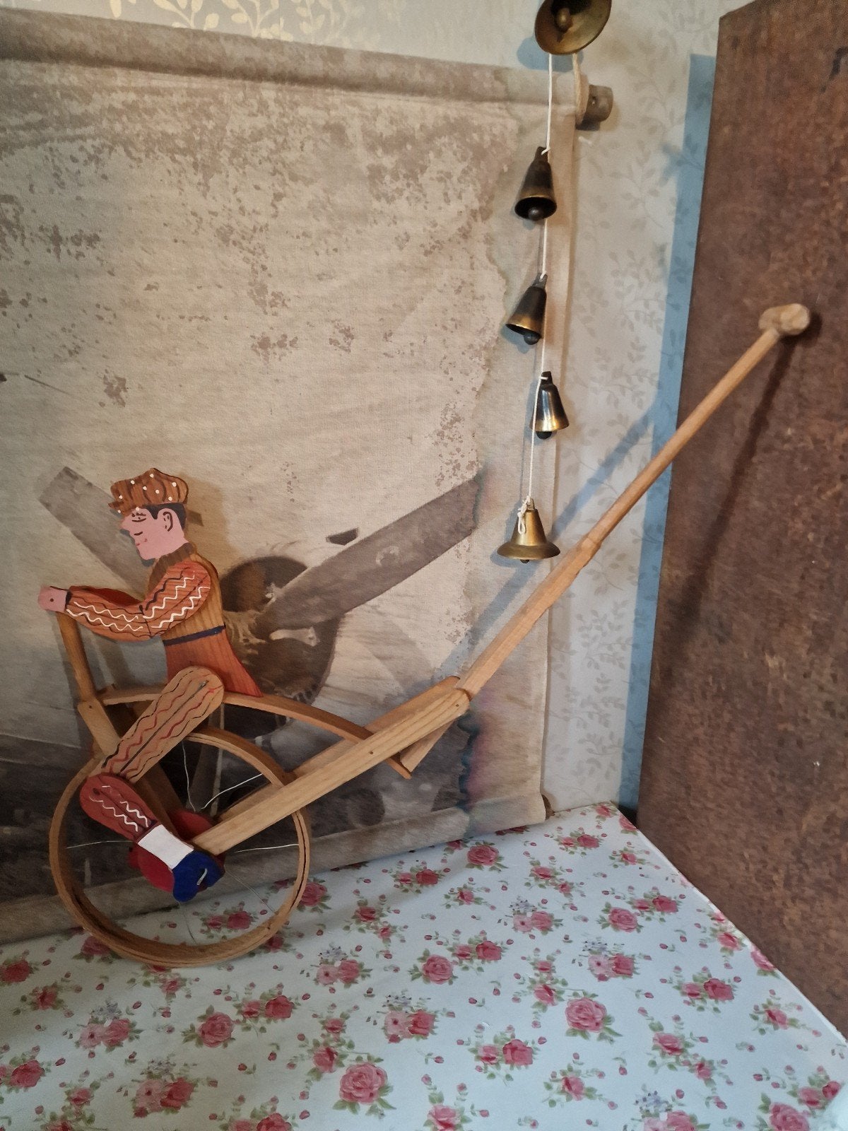 Oude houten duwfiets man rinkelbel, Antiek en Kunst, Ophalen of Verzenden