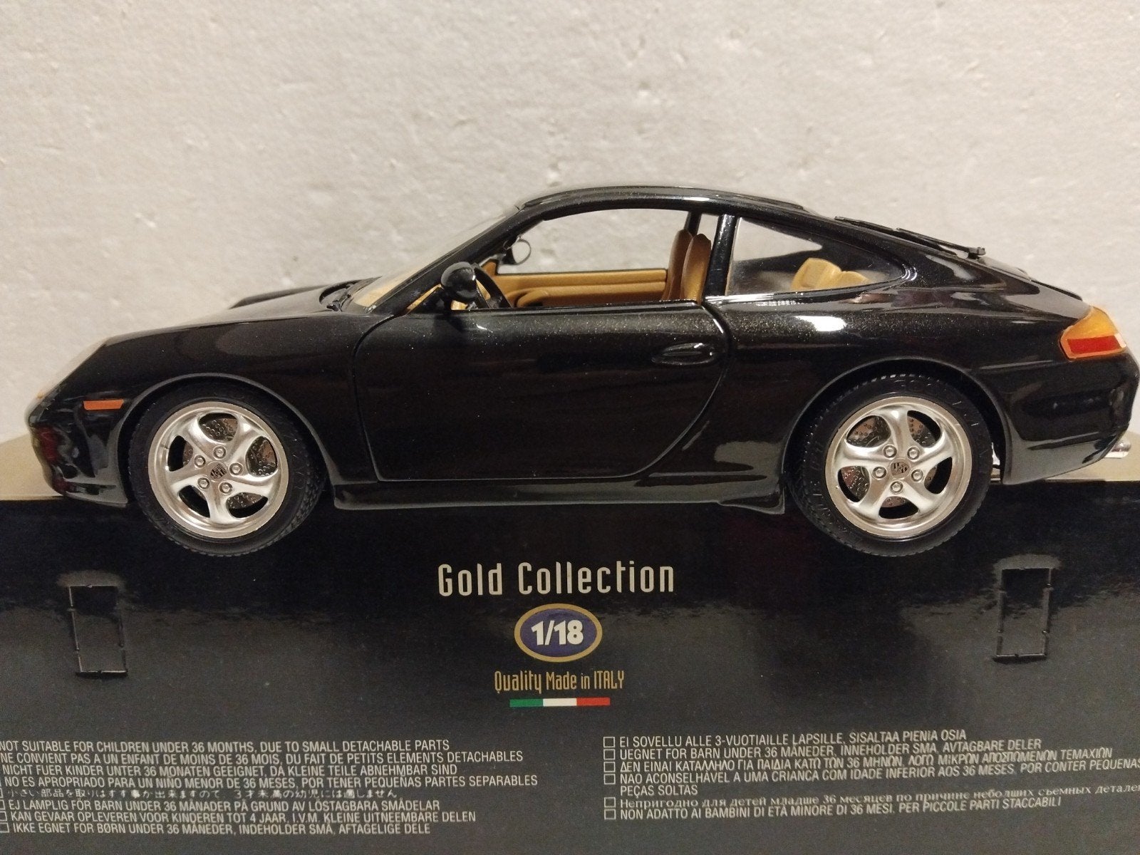 Porsche 911 Carrera pearl black 1997 Gold Coll 1:18 KRD, Ophalen of Verzenden, Zo goed als nieuw, Auto, Overige merken