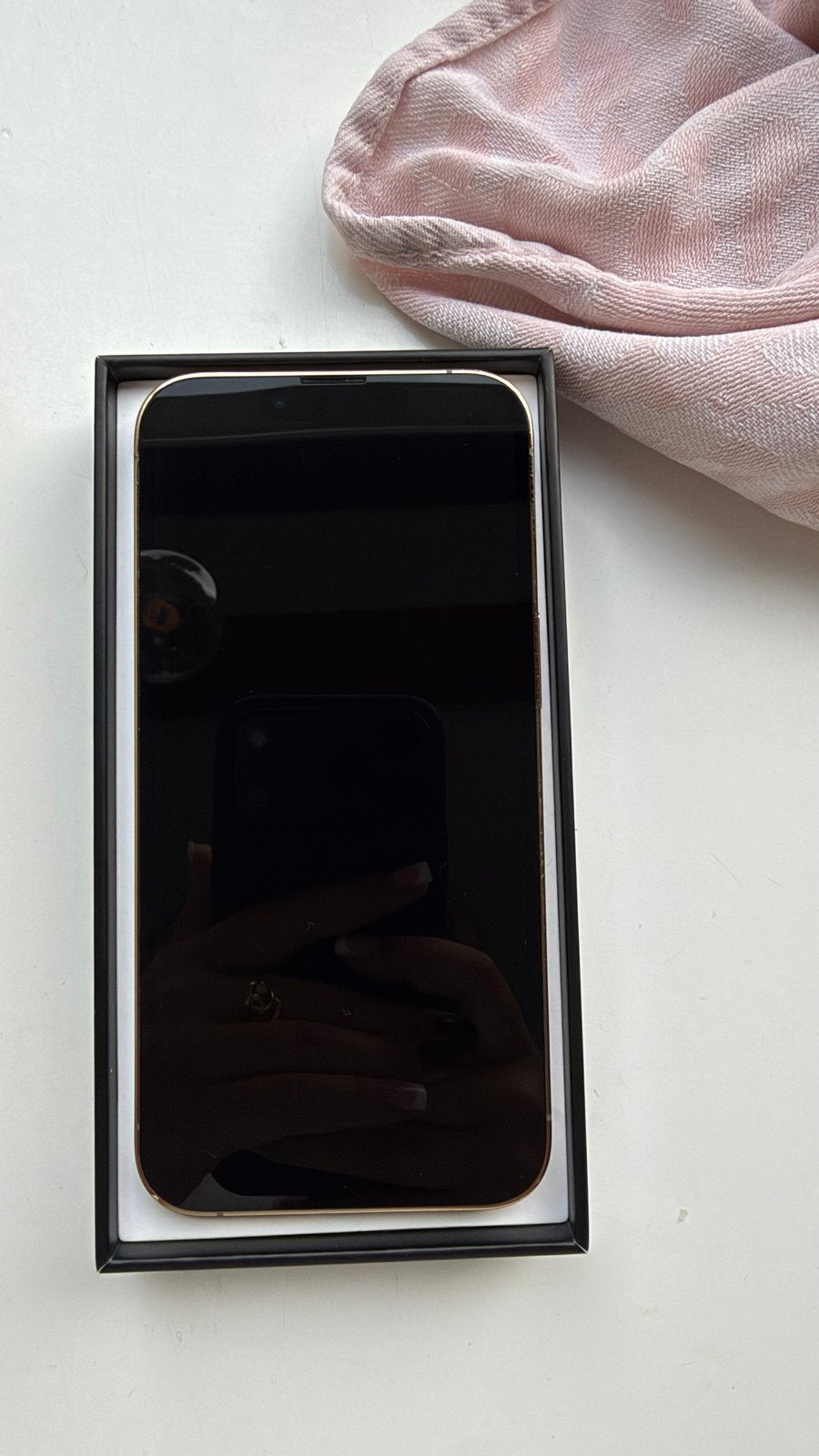 Foto 3 van iPhone 13 Pro 128GB Goud - Achterkant beschadigd