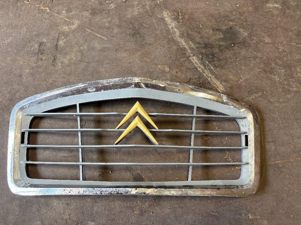 Kunststof Gril van citroen 2CV eend mancave?, Auto-onderdelen, Carrosserie en Plaatwerk, Gebruikt, Citroën, Voor, Ophalen of Verzenden