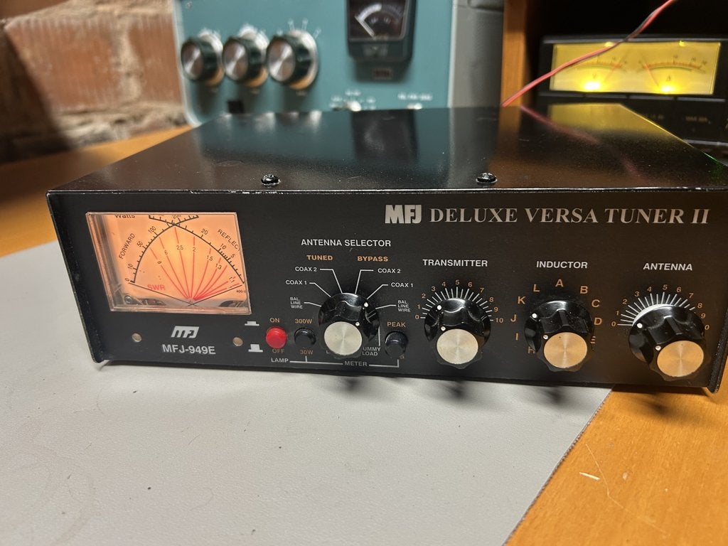 MFJ Deluxe Versa Tuner II - MFJ-949E Antenne Tuner, Telecommunicatie, Verzenden, Zo goed als nieuw, Zender en Ontvanger