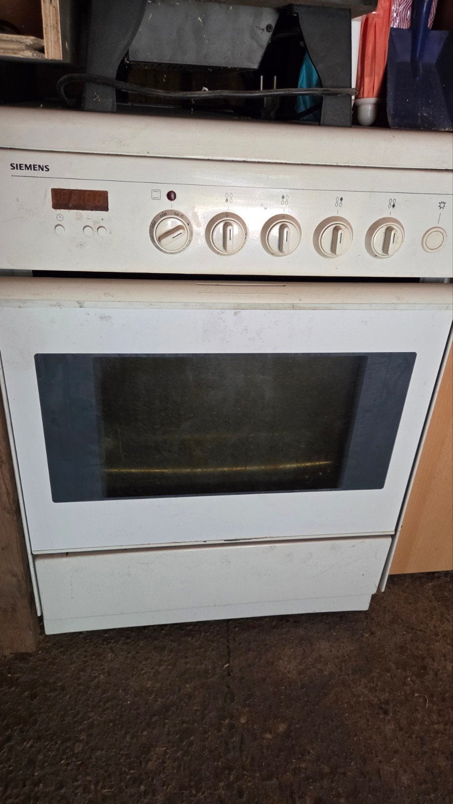 Siemens Vrijstaand Fornuis met Oven - Elektrisch, Gebruikt, 60 cm of meer, Vrijstaand, 85 tot 90 cm