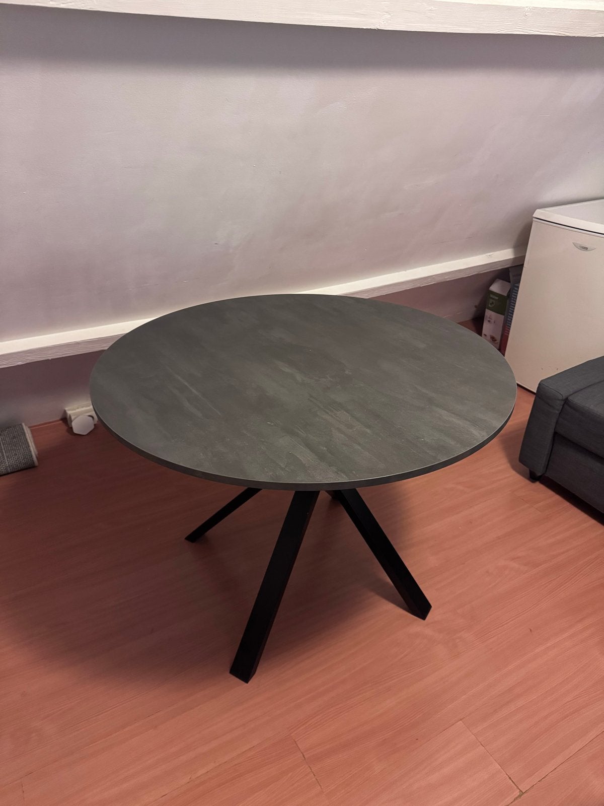 Ikea Mariedamm tafel donkergrijs 105 cm, Huis en Inrichting, Tafels | Eettafels, Ophalen, Overige materialen, Gebruikt, 100 tot 150 cm